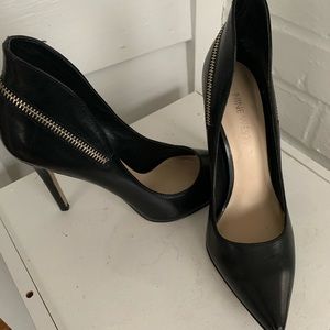 Nine West Zipper Back Pumps size 6